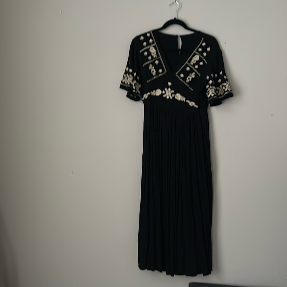 Black Embroidered Dress Small/medium